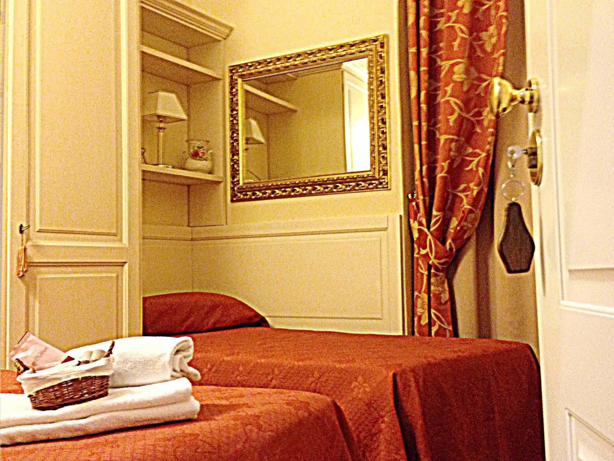 Residenza Domiziano Bed and Breakfast Roma Exterior foto